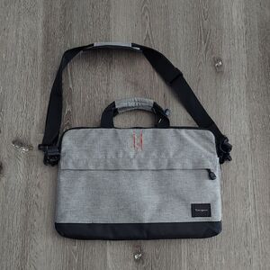Targus 15.6" Strata Slipcase Pewter